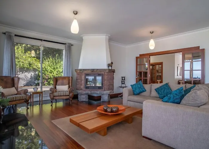 Villa Loureiro Palace With Soccer Field *