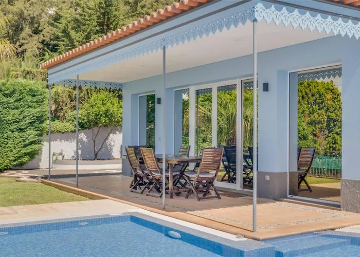 Villa Loureiro Palace With Soccer Field Funchal (Madeira)