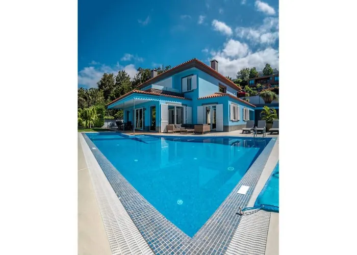 Villa Loureiro Palace With Soccer Field Funchal (Madeira)