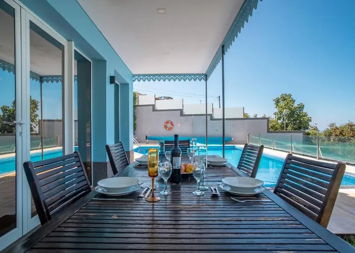 Villa Loureiro Palace With Soccer Field *