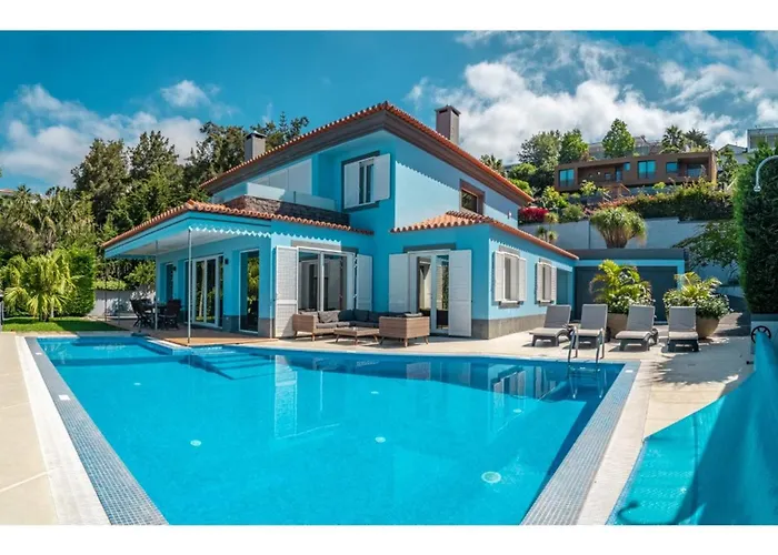 Loureiro Palace With Soccer Field Villa *