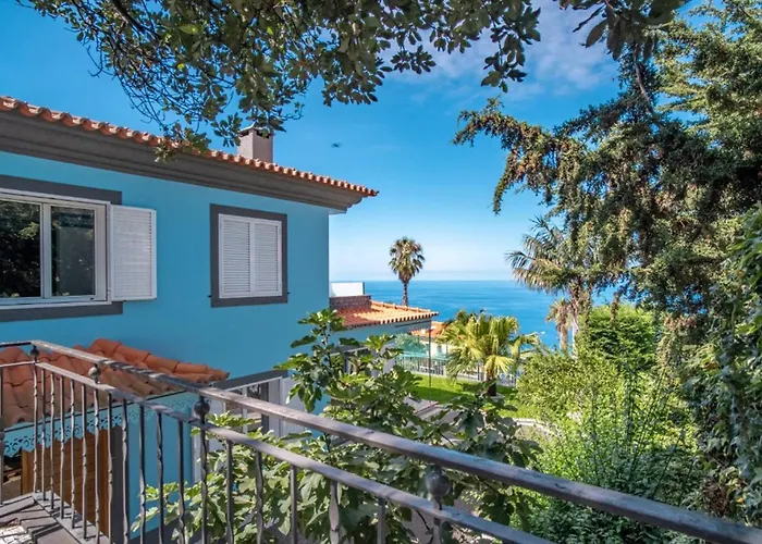 Loureiro Palace With Soccer Field *