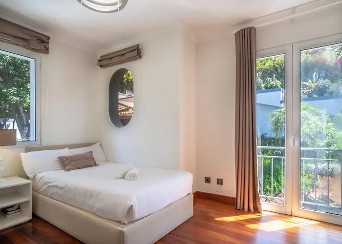 Loureiro Palace With Soccer Field Villa