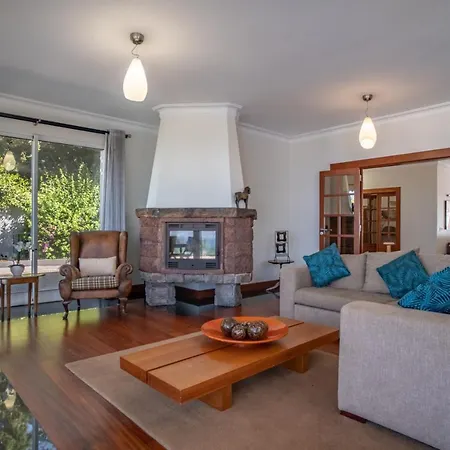 Вилла Loureiro Palace With Soccer Field Фуншал