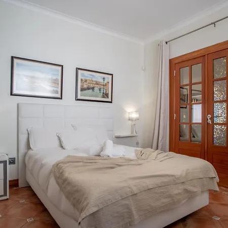 Loureiro Palace With Soccer Field Вилла *