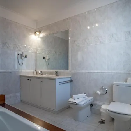 Вилла Loureiro Palace With Soccer Field