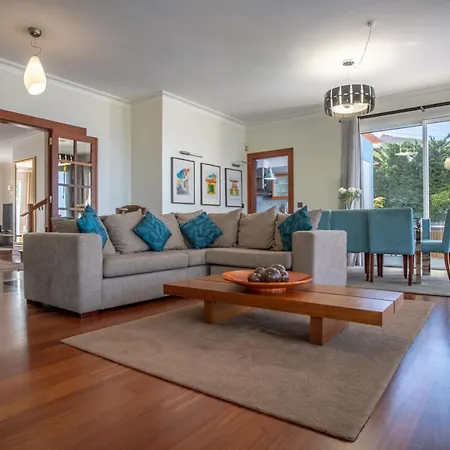 فيلة Loureiro Palace With Soccer Field