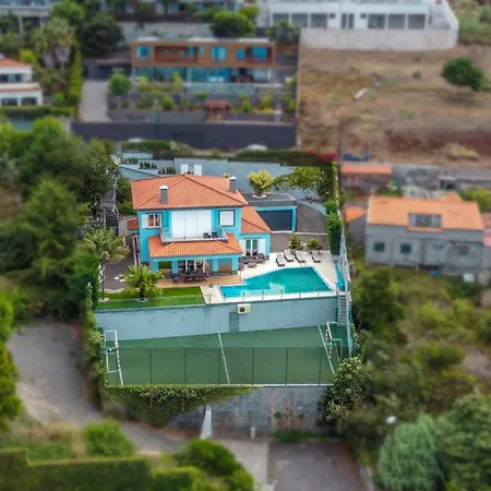 Loureiro Palace With Soccer Field Вилла Фуншал