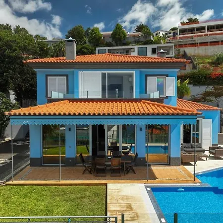 Loureiro Palace With Soccer Field *