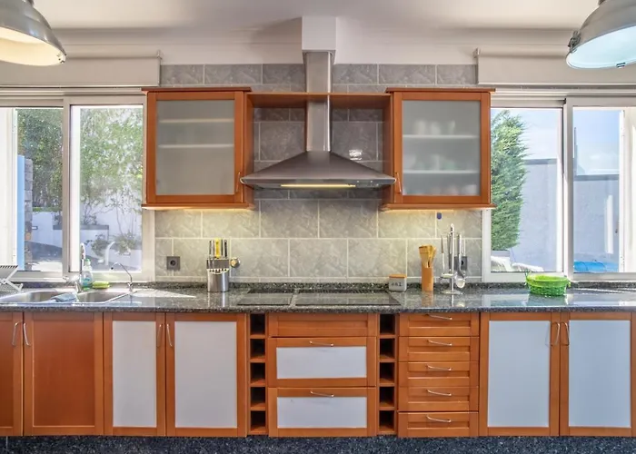 Loureiro Palace With Soccer Field Villa *