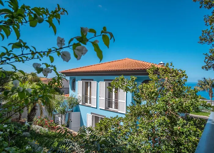 Villa Loureiro Palace With Soccer Field Funchal (Madeira)